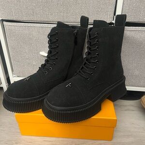 New Black Lace-Up Platform Boots